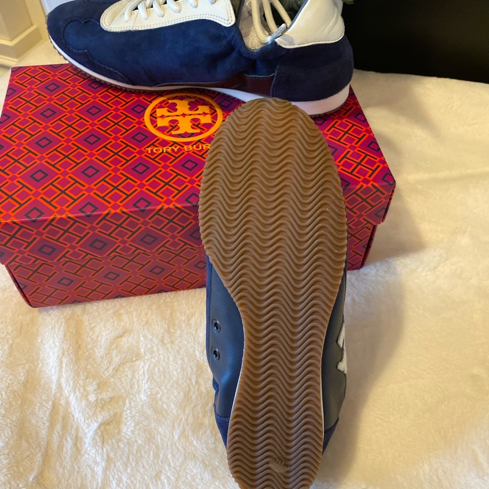 Tory Burch leather sneaker - Picture 3 of 8